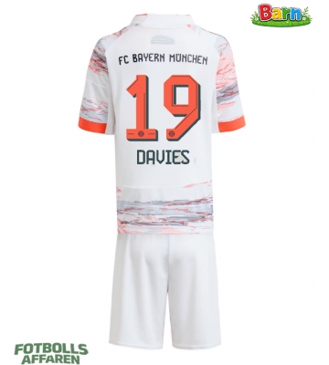 Bayern Munich Alphonso Davies #19 Bortaställ Barn 2025-26 Kortärmad (+ Korta byxor)